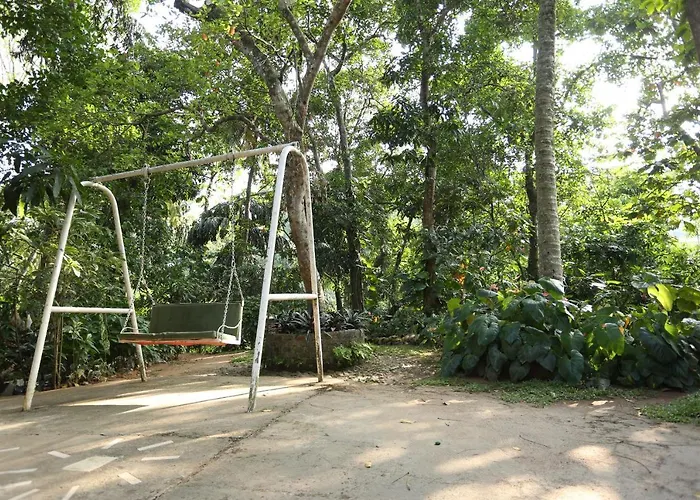 Tree Breeze Inn